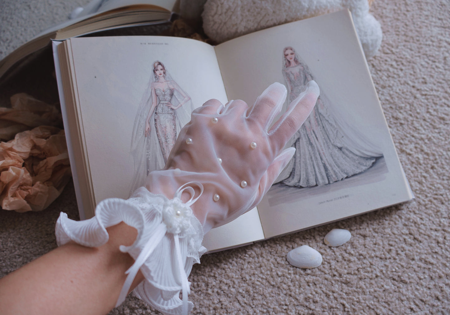 Lumière Pearl Gloves